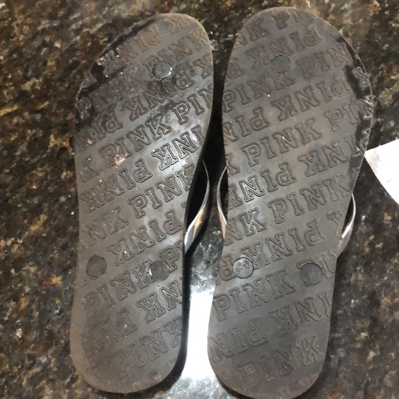 PINK flip flops, great condition - Picture 3 of 3